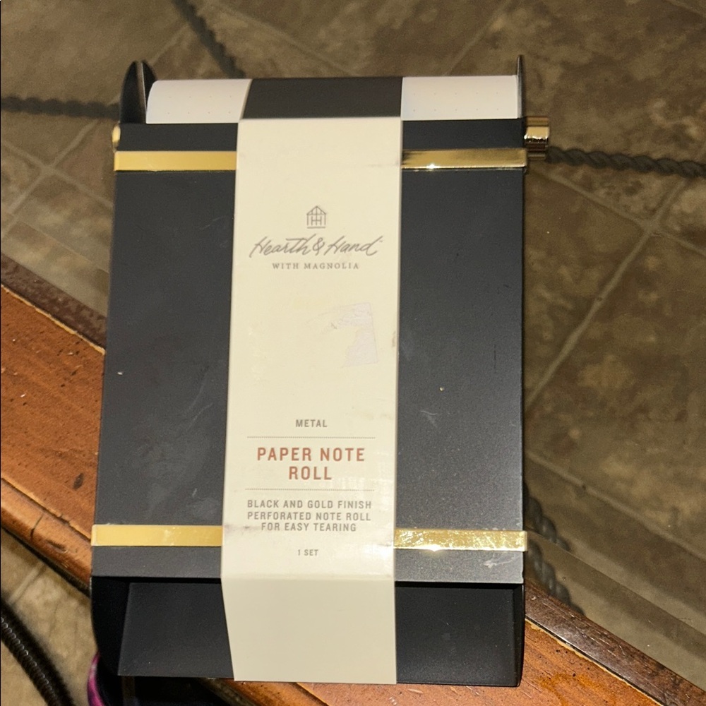 Hearth & Hand Black and Gold Paper Note Roll